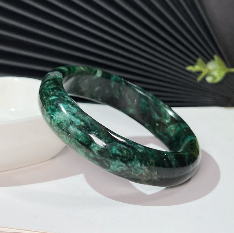 細閃粼光綠色鋰雲母手鐲56MM 星光閃片晶洞祖母晶手環 自然優美 - 手鍊/手環 - 半寶石 綠色