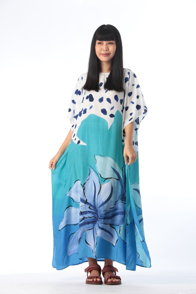 Hand Painted Cotton Silk Kaftan for Summer Resort Vacation Free Size - ชุดเดรส - ผ้าฝ้าย/ผ้าลินิน ขาว