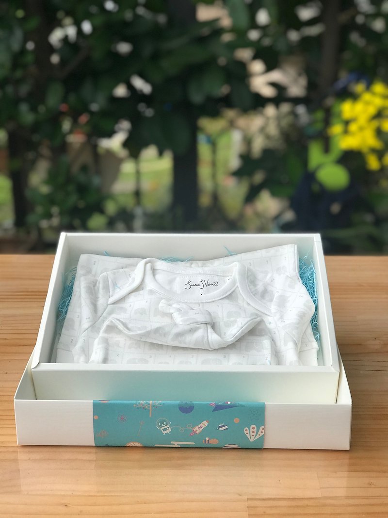 Elephant Family gift box - Baby Gift Sets - Cotton & Hemp White
