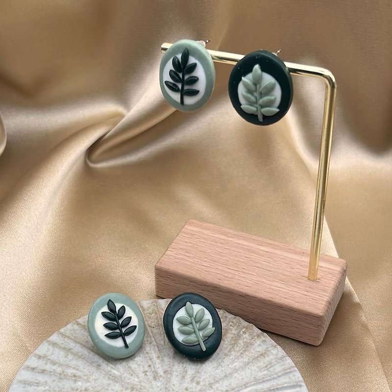 Thoth clay earrings 軟陶耳環 | 陰雨天 | 共二色 - 耳環/耳夾 - 陶 