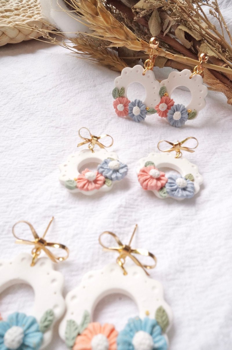 Lovely white flower | Handmade | Dangle | Statement | Polymer clay earrings