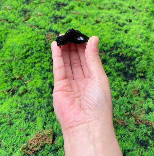 エネルギー装飾​​ - 邪気を避け、安全を保ちます。自然で美しい山の形