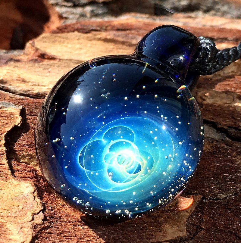 boroccus 宇宙 銀河模様 ガラスネックレス - ネックレス - ガラス ブルー
