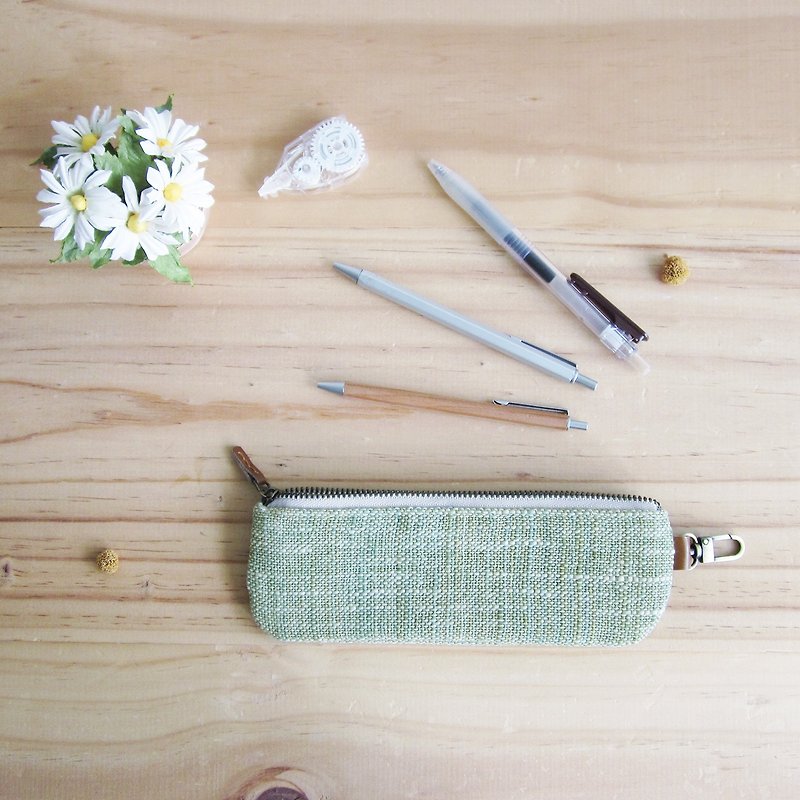 ペンシルケース手織りと植物染めコットングリーンカラー - ポーチ - コットン・麻 グリーン