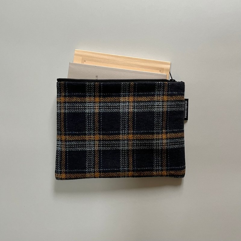 ツイード 文庫本ブックポーチ (ディープネイビー) A6 仕切り付き - 書衣/書套 - 棉．麻 藍色