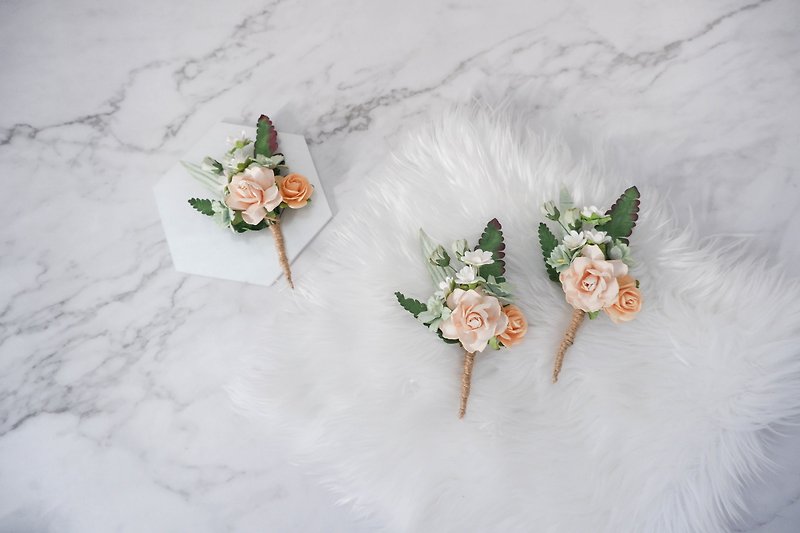 Light peach sage green flower boutonniere, buttonhole, wedding corsage (1 pc) - 襟花/結婚襟花 - 紙 咖啡色