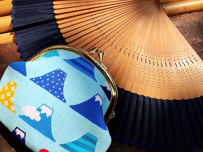 Qingkong そら Fuji Yamaguchi Gold Bag - Wallets - Cotton & Hemp Blue