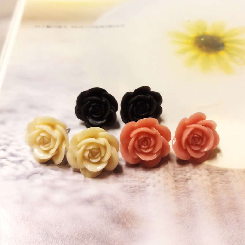浪漫樹脂玫瑰花耳環 EAR-017 3色入 - 耳環/耳夾/耳骨夾 - 樹脂 粉紅色