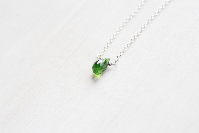 【May 5-birthstone-Diopside】lucky clavicle silver necklace  (adjustable) - สร้อยคอ - เครื่องเพชรพลอย สีเขียว