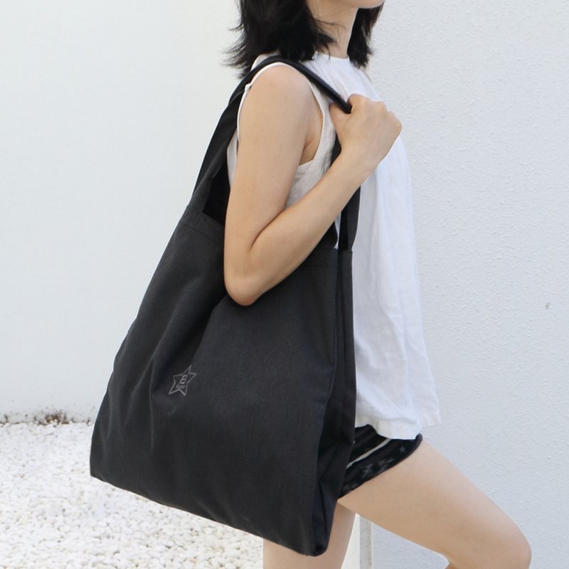 B tote bag -black_100414 - กระเป๋าแมสเซนเจอร์ - วัสดุอื่นๆ สีดำ