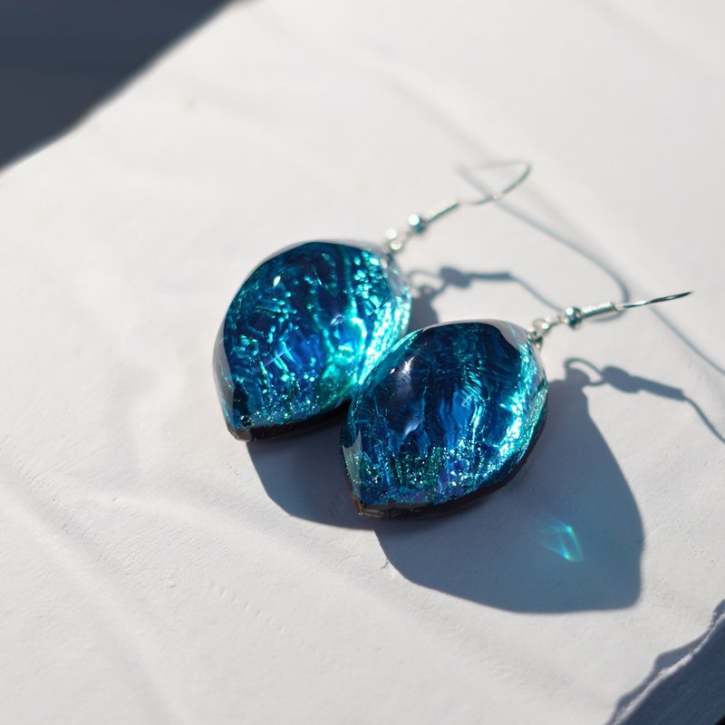 earring resin wood | 2pieces : Earrings Moana Deep - Earrings & Clip-ons - Wood Blue