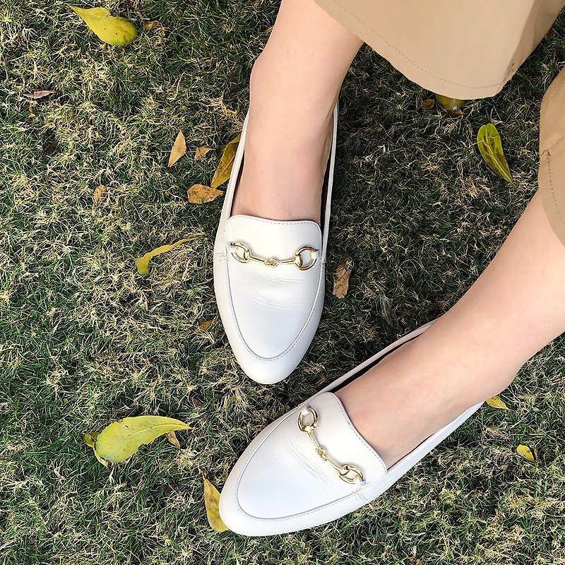 【Hand-made】Leather chain loafers_beige - รองเท้าอ็อกฟอร์ดผู้หญิง - หนังแท้ ขาว