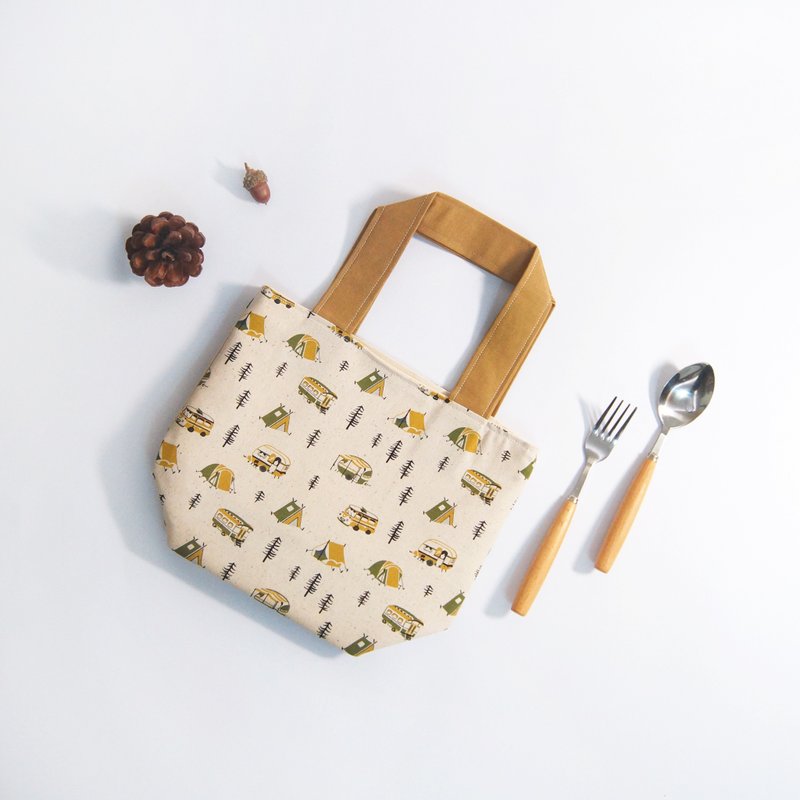 Spot handmade forest camping pattern calico meal bag tote bag - กระเป๋าถือ - ผ้าฝ้าย/ผ้าลินิน สีกากี