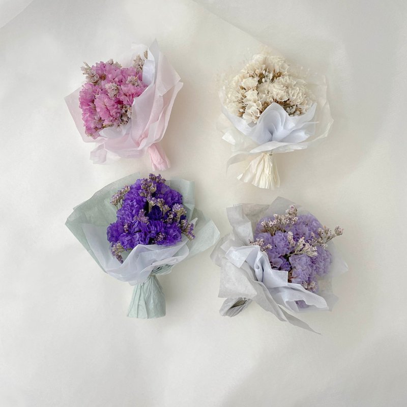 【Little Stars】 Small bouquet of dried flowers of stars - ช่อดอกไม้แห้ง - พืช/ดอกไม้ ขาว