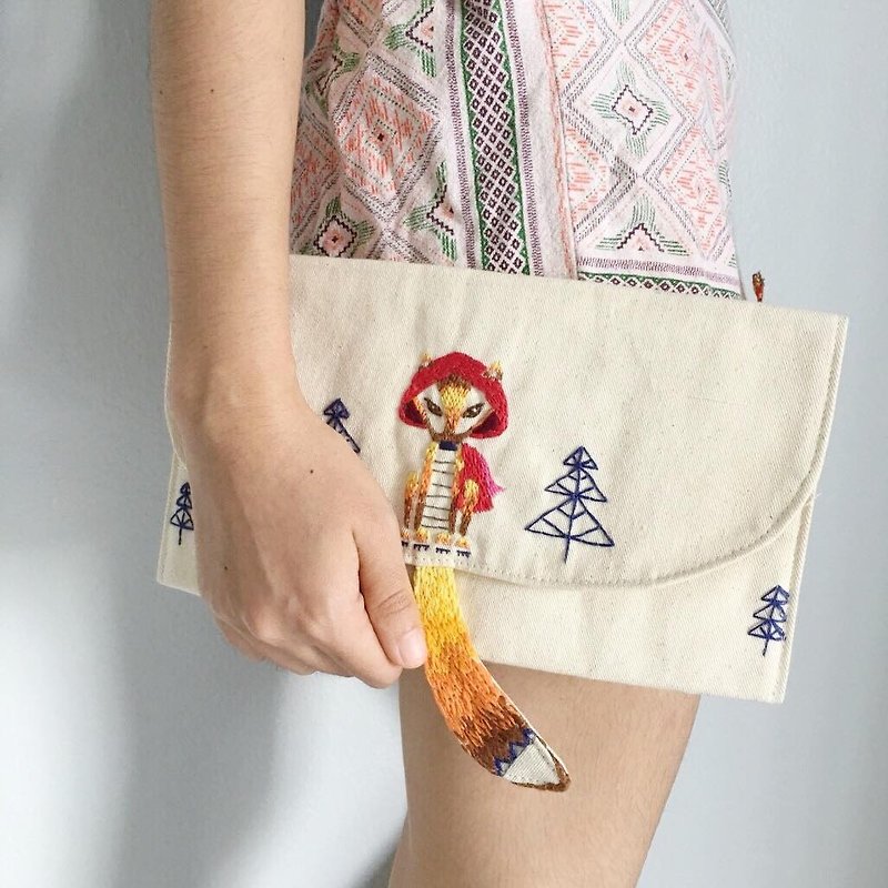 A little wolf (embroidery) - Clutch Bags - Cotton & Hemp 