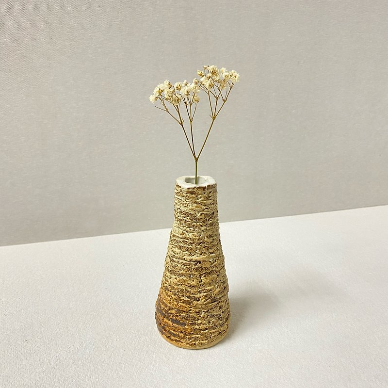 [Yong Cun Shao] Handmade ceramic small flower vases, living and home decorations - Pottery & Ceramics - Porcelain Brown