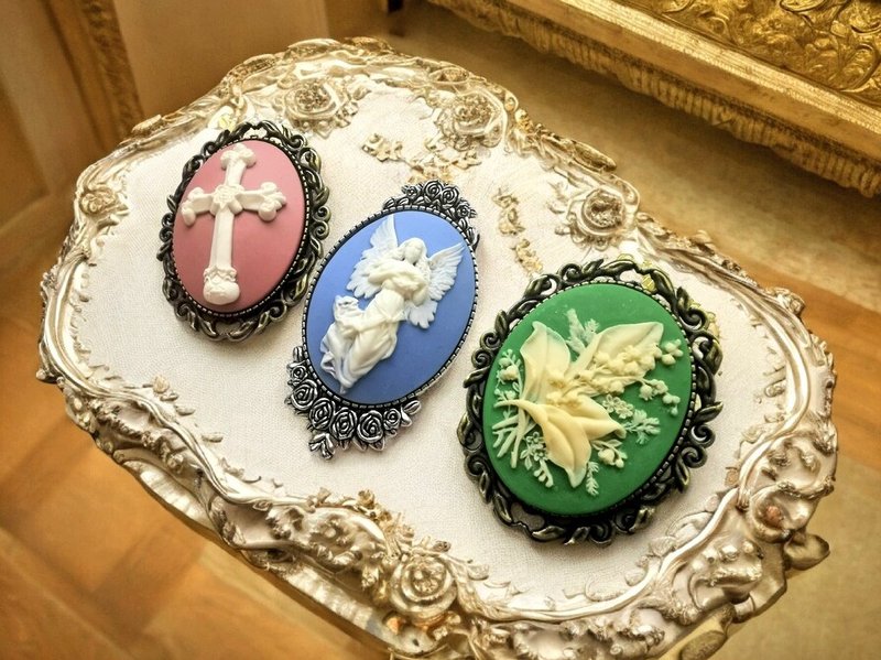 Cameo Brooch 21-40 - เข็มกลัด - พลาสติก สีดำ