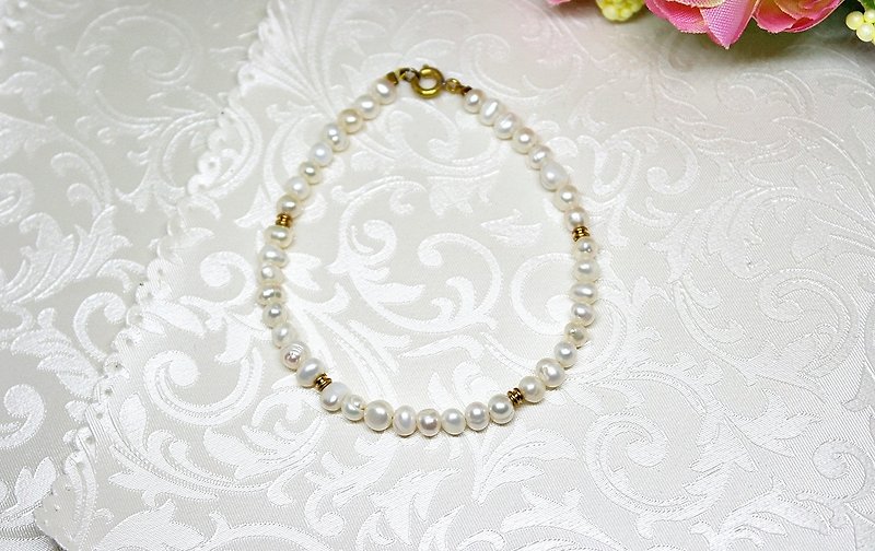 Natural stone bracelet _ x brass temperament white - Bracelets - Gemstone White