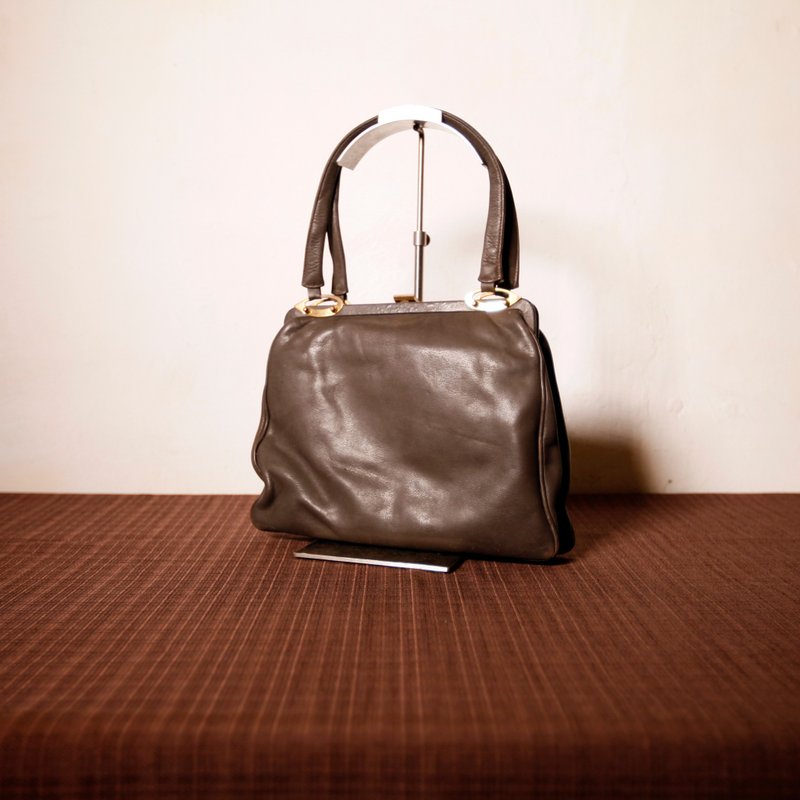 Shika Vintage Bag // 皮革口金包 / 骨董包 舊物 牛皮 老件 經典 僅此一件 - 手提包/手提袋 - 真皮 卡其色