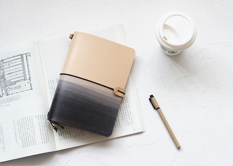 White gradient black leather notebook diary TN travel book couple gift custom gift - สมุดบันทึก/สมุดปฏิทิน - หนังแท้ สีดำ