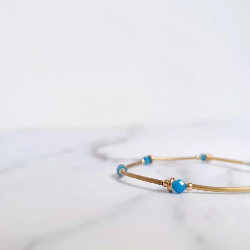 [Shore] Polygonal Cut Blue Stone/Japanese Silk Thread/Good Wear/Bracelet Bracelet - สร้อยข้อมือ - คริสตัล สีน้ำเงิน