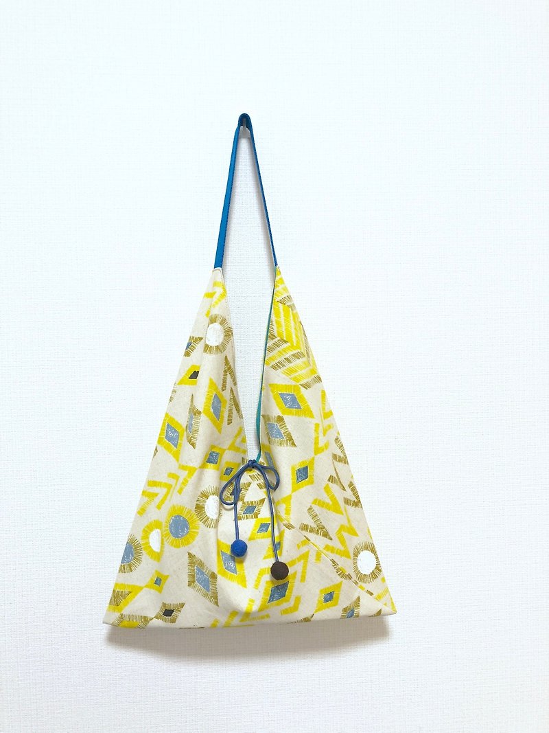 Japanese-style 侧-shaped side backpack / large size / geometric figure yellow - Turkish blue - Messenger Bags & Sling Bags - Cotton & Hemp Yellow