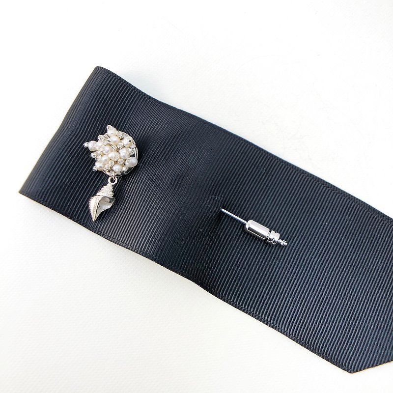 Elegant Pearl Brooch 【Wedding Accessory】 【Japanese Style Brooch】【New Year Gift 】 - Brooches - Pearl Silver
