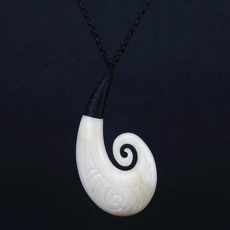 Smart spiral leaf romantic and elegant fashion feminine exquisite all-match necklace for men and women hand-carved tribal jewelry - Necklaces - Other Materials 