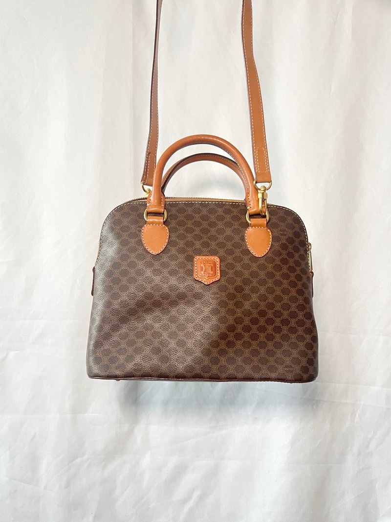 Celine brown Arc de Triomphe shell bag hand-held shoulder shoulder shoulder bag with original shoulder strap Japanese second-hand - กระเป๋าแมสเซนเจอร์ - หนังแท้ สีนำ้ตาล