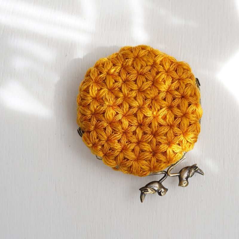 Ba-ba handmade Jasmine Stitch crochet round pouch No.C1591 - กระเป๋าเครื่องสำอาง - วัสดุอื่นๆ สีส้ม
