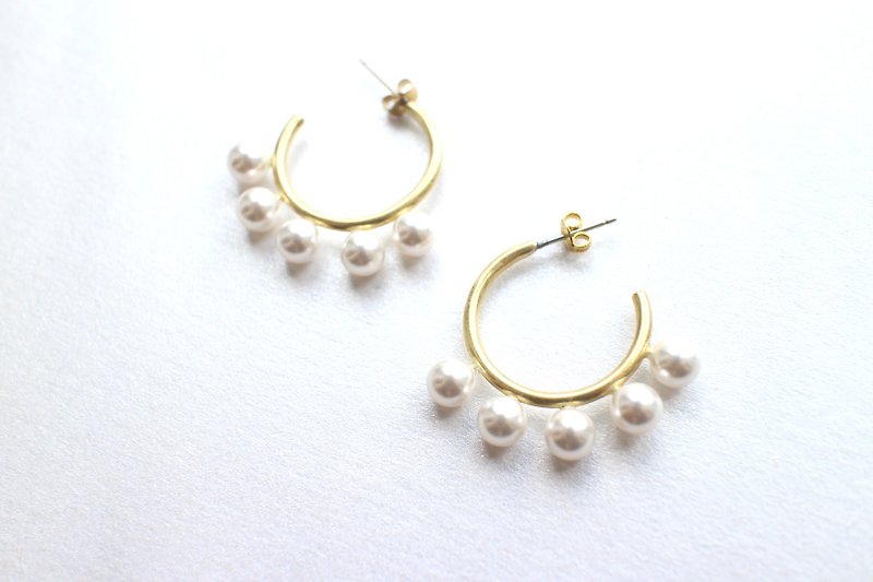 Grace-Brass pearl earrings - ต่างหู - ทองแดงทองเหลือง หลากหลายสี