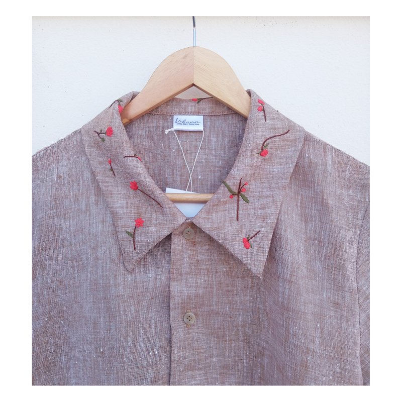 Brown linen cropped shirt with flower lover embroidery - Women's Shirts - Cotton & Hemp Khaki