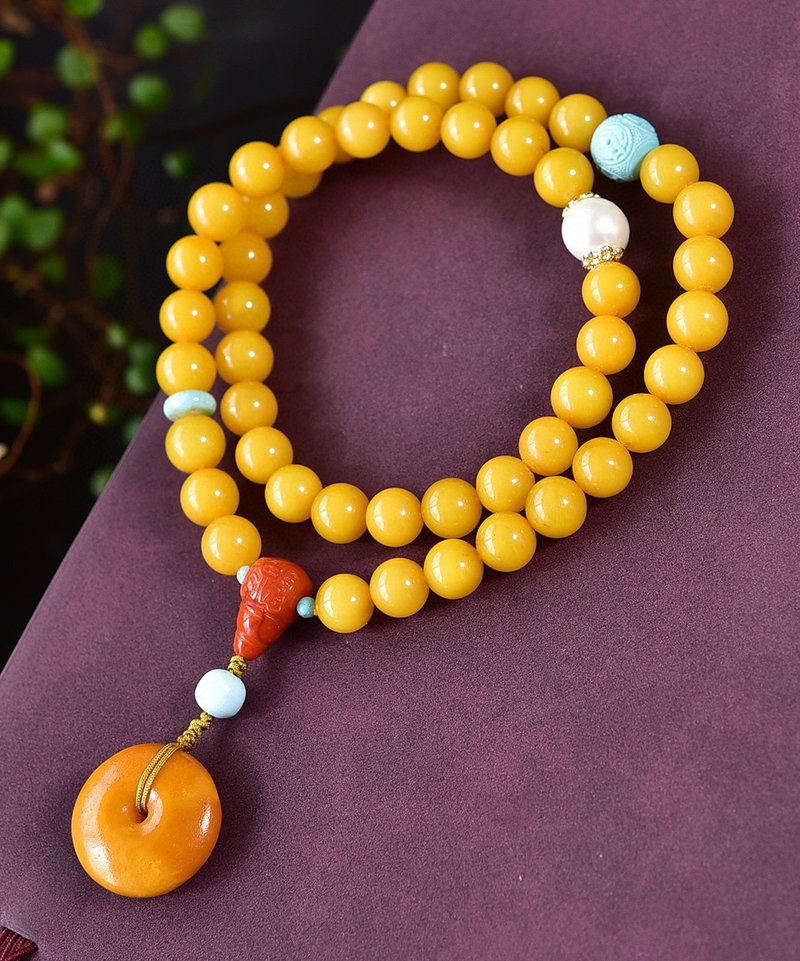 Natural old honey round beads two circles full of honey chicken oil yellow old Wax bracelet Wax is thick and free of cracks - สร้อยข้อมือ - คริสตัล 