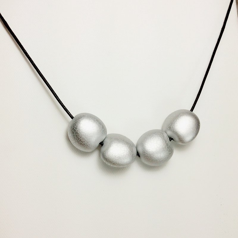 // Guoguo big pearl imitation leather necklace // vn037 - สร้อยคอ - พลาสติก สีเงิน
