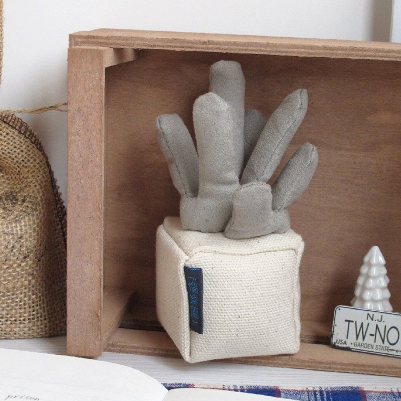 Mand Made Succulent Doll - Sedum Pachyphyllum - Creamy Gray Micro Suede - ของวางตกแต่ง - ผ้าฝ้าย/ผ้าลินิน สีเทา