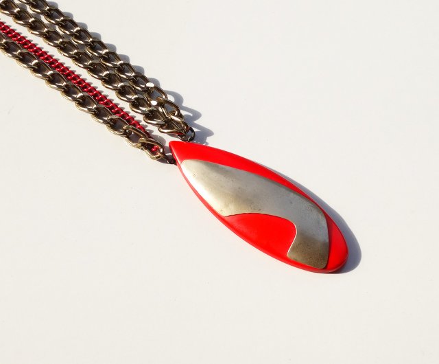 80s Vintage plastic red ×silver parts modern design chain necklace 