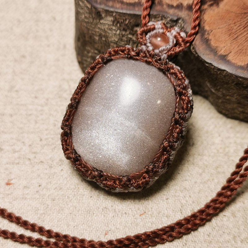 Orange moonstone/star point- Wax thread weaving/totem frame design/adjustable length of necklace - สร้อยคอ - เครื่องประดับพลอย สีกากี