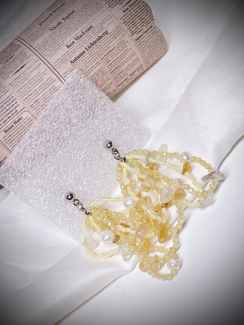 C&W 天然極細閃黃水晶日本進口玻璃米珠天然淡水珍珠奶油黃氣質耳 - 耳環/耳夾/耳骨夾 - 水晶 金色