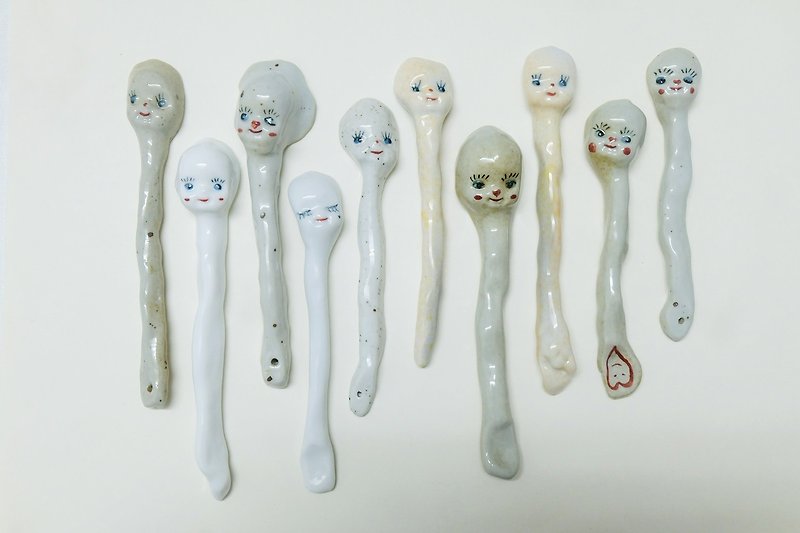Hand painted ceramic doll hand spoon | New Year gift - ตะหลิว - ดินเผา ขาว