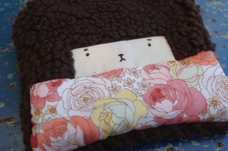 Duo baby rabbit coin purse - cocoa color -123 pink flowers - กระเป๋าใส่เหรียญ - ผ้าฝ้าย/ผ้าลินิน สีนำ้ตาล