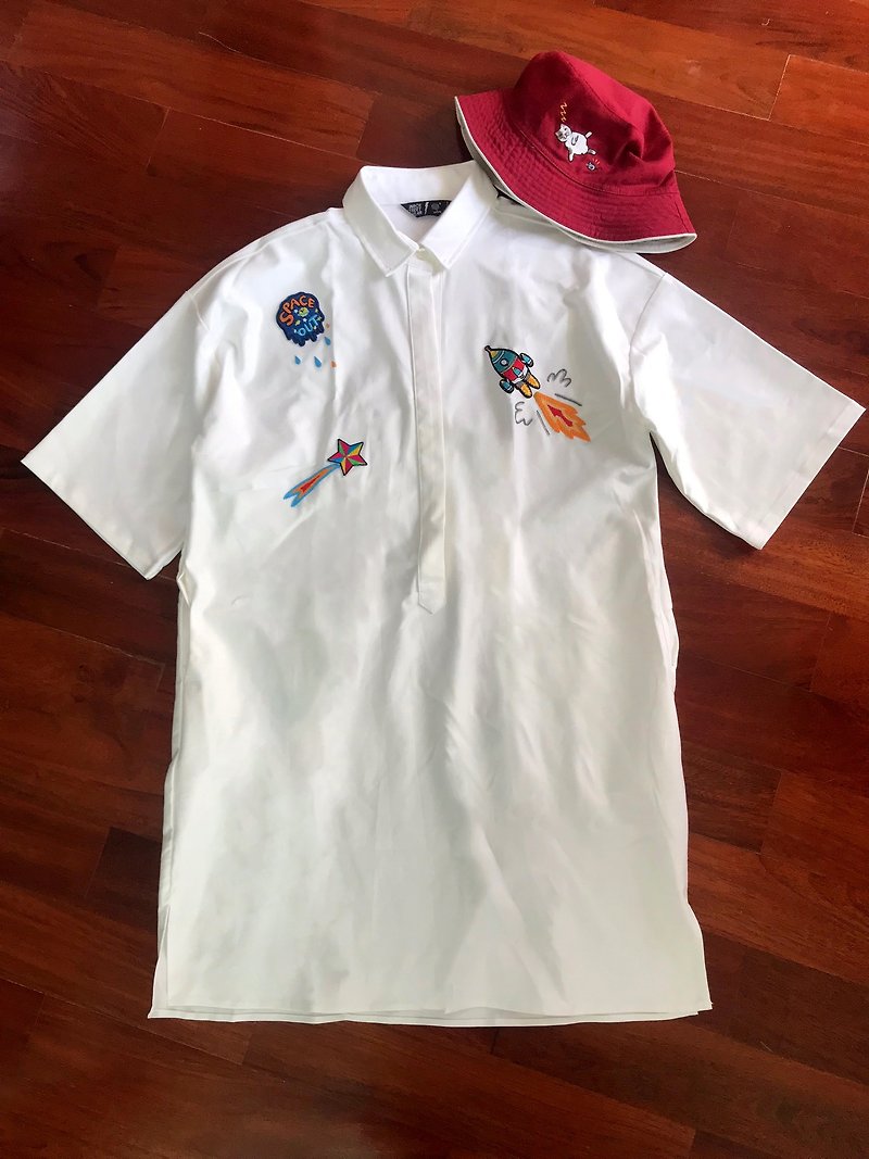 Polo Collar Dress Shirt With Patch and Hand Embroidery - One Piece Dresses - Cotton & Hemp White