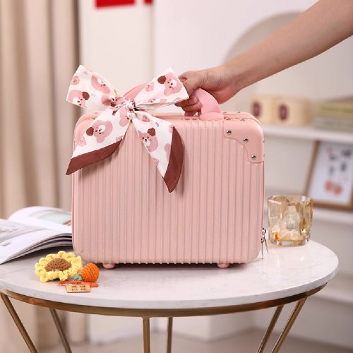 スペシャル特典 スカーフ付きピンクのミニスーツケース - ショップ バッグ