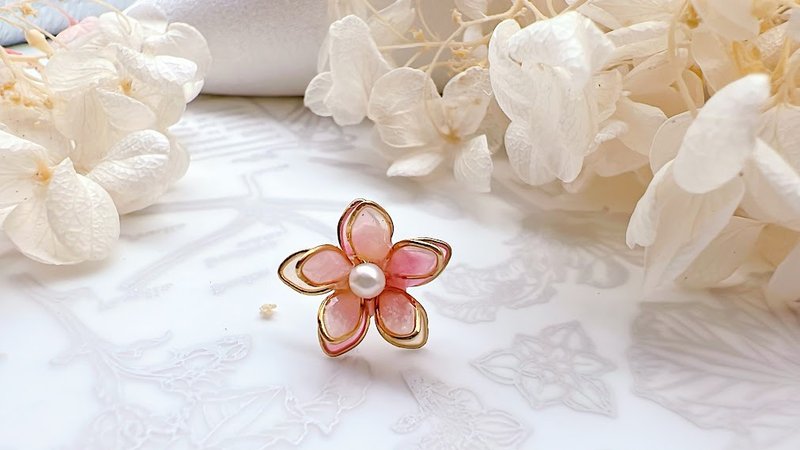 Japanese pink flower gradient metal wire braided natural freshwater pearl earrings can be changed to clip crystal flowers - Earrings & Clip-ons - Other Materials Multicolor