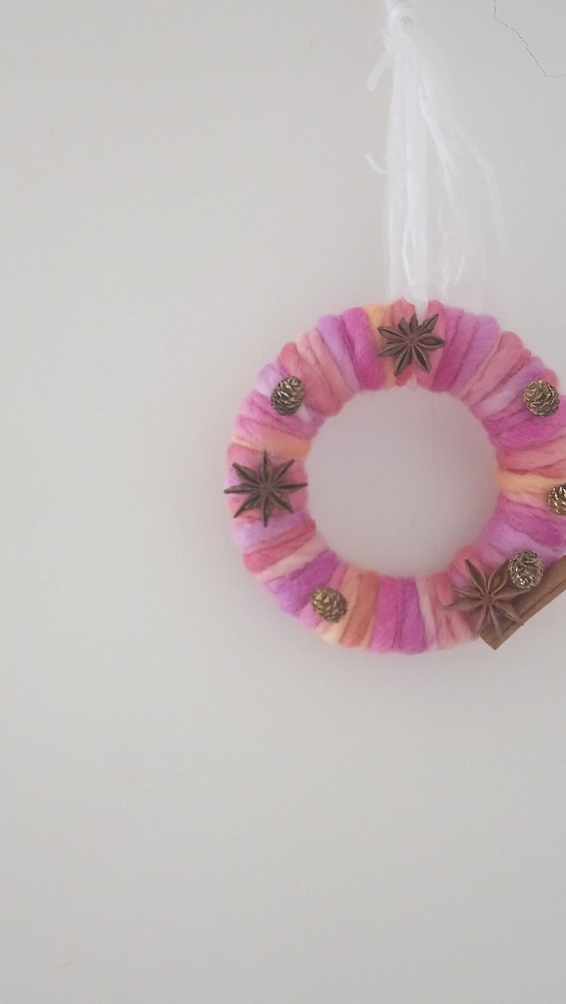 Christmas wreath - 裝飾/擺設  - 其他人造纖維 粉紅色