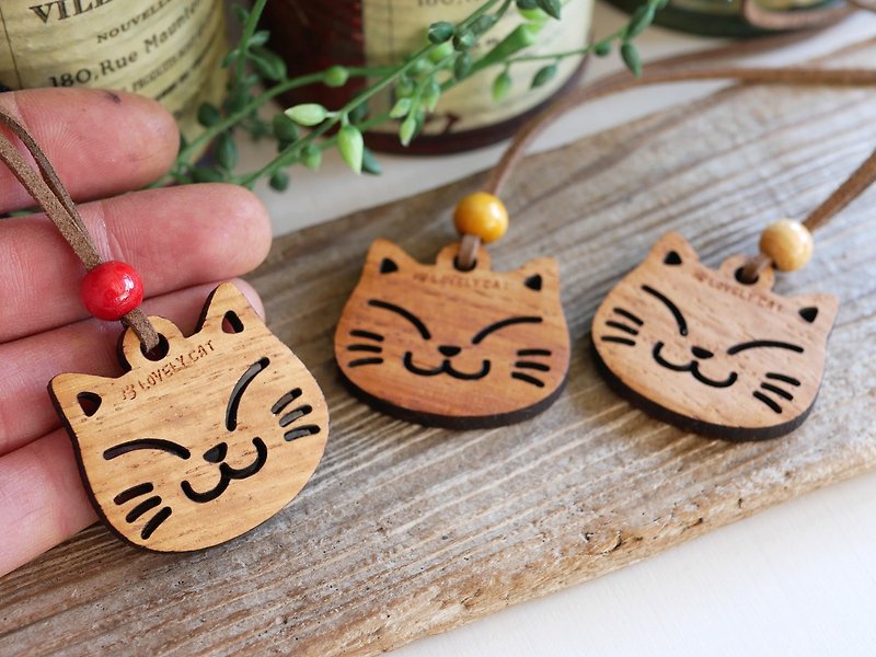 猫の首飾り　木製 - ネックレス - 木製 