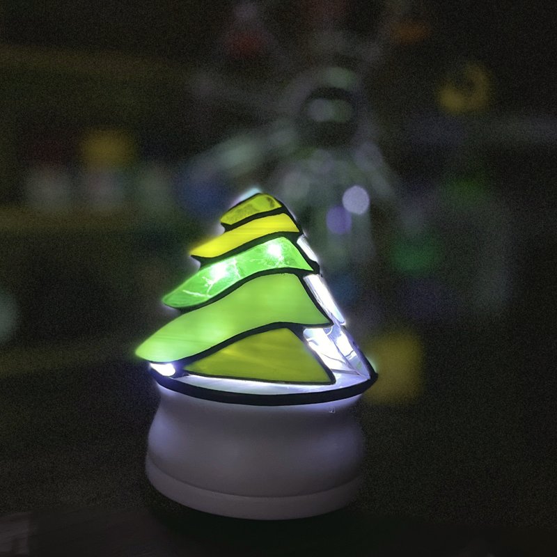 Inlaid glass Christmas tree shape rotating music box - ของวางตกแต่ง - แก้ว หลากหลายสี