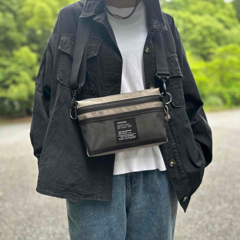 Rainy days are no match for it! Waterproof Nylon Shoulder Bag 　Gray Beige - Messenger Bags & Sling Bags - Nylon Khaki