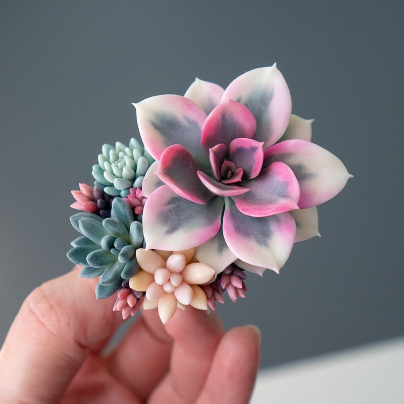Large brooch with Echeveria Rainbow - 胸針 - 其他材質 