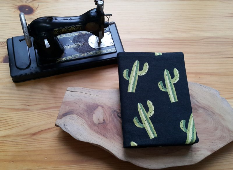 Cactus 50K /A6 /book jacket/notebook jacket/handbook cover/multifunctional exclusive - Book Covers - Cotton & Hemp 