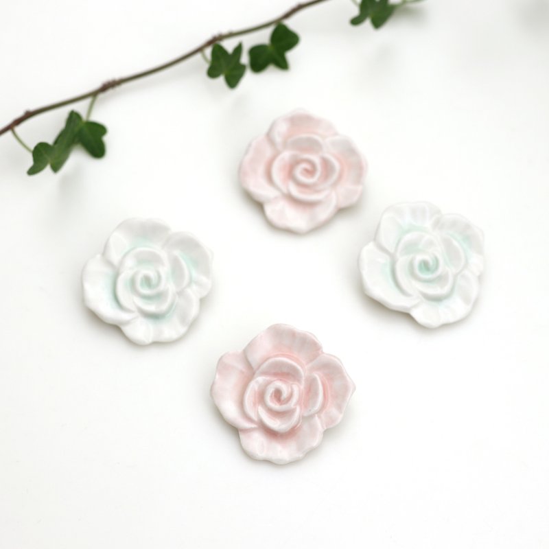 Rose brooch - 胸針 - 瓷 粉紅色